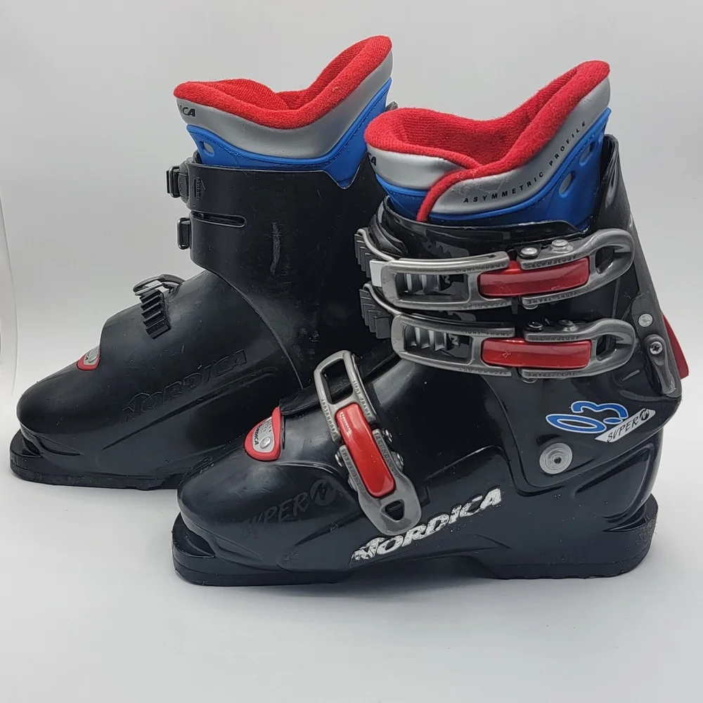 Nordica Black and Red Ski Boots‎ Men's Size 5-5.5; Women's Size 6-6.5